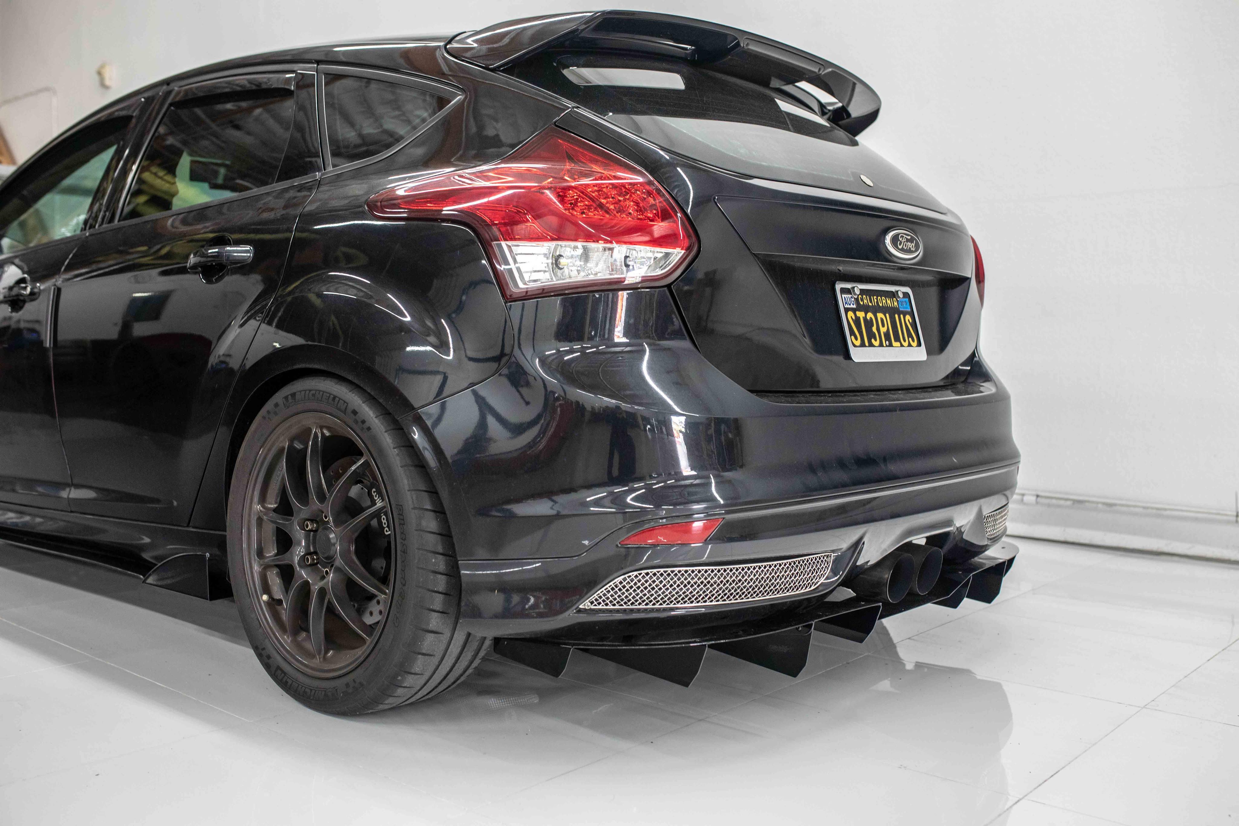 Side Skirts Diffusers Ford Focus RS Mk3 Gloss Black, Our Offer \ Ford \  Focus \ RS \ Mk3 [2015-2018]